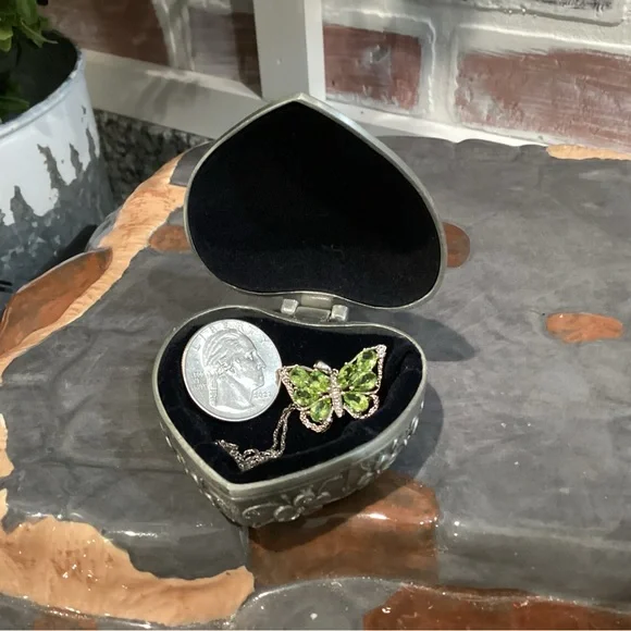 🟢 Silver - Beautiful Butterfly Pendant Necklace in .925 - Excellent Condition - Picture 8 of 12